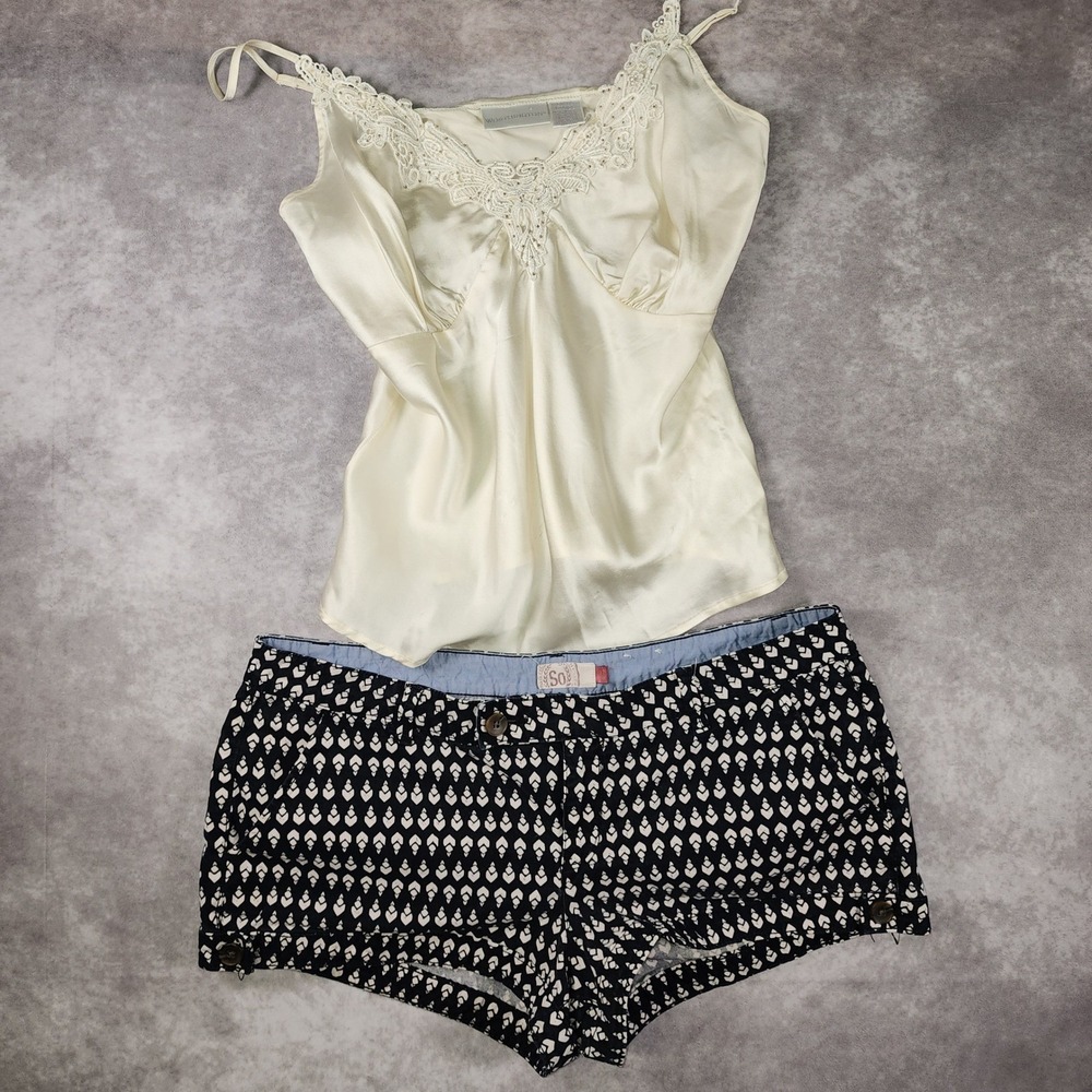 SO Heritage Black White Geometric Print Low Rise Shorts Size 17 Womens